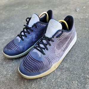 Nike Kobe Mentality 2 GS - Kids Shoes - SIZE 6Y